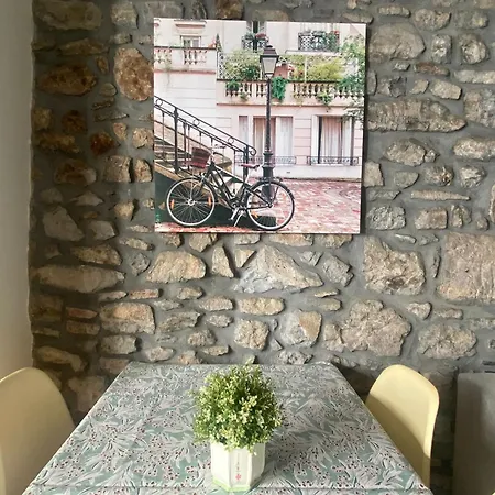 Hevia Apartment